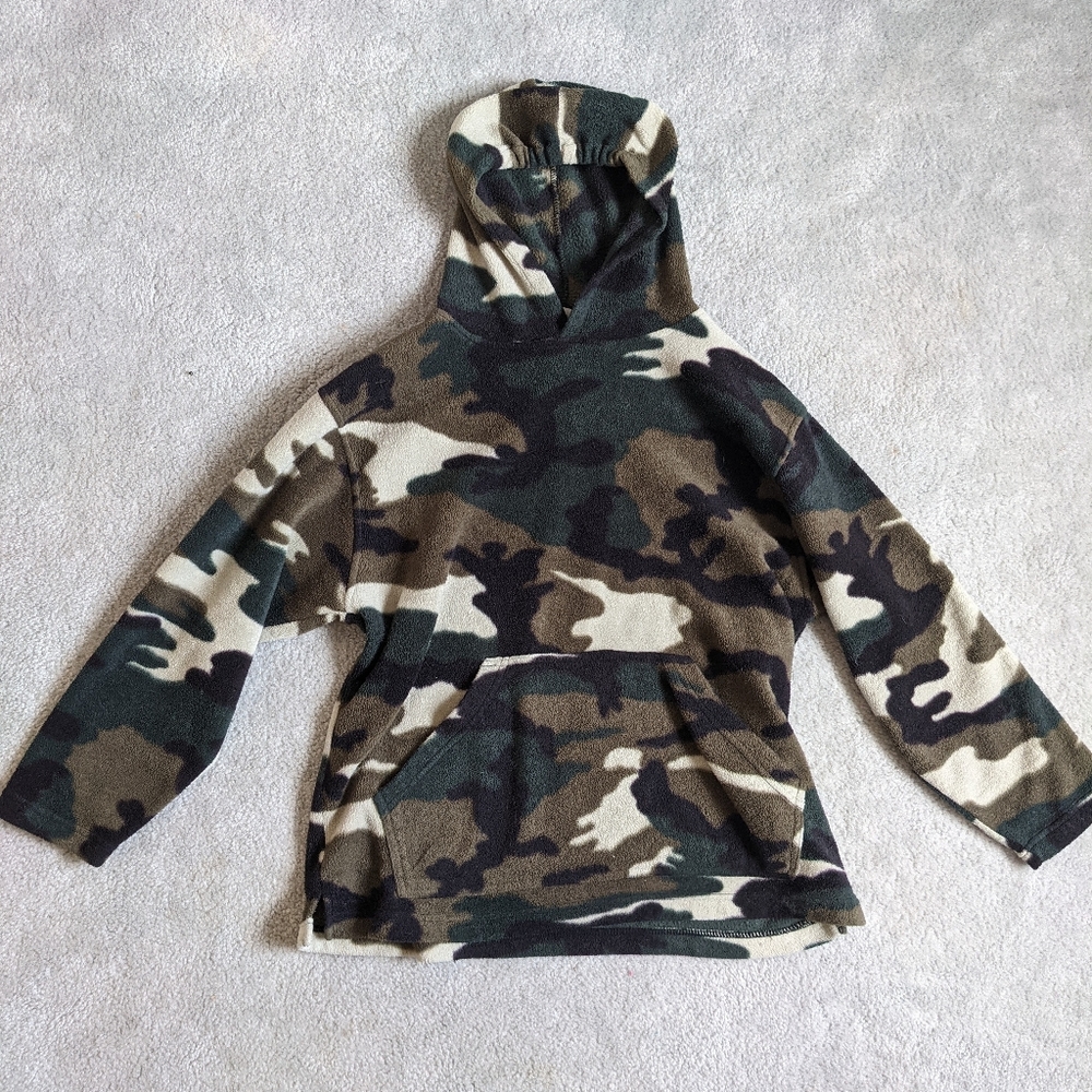 ✨3 for $20✨ 90s Vintage Northern Getaway Camo Fleece Hoodie